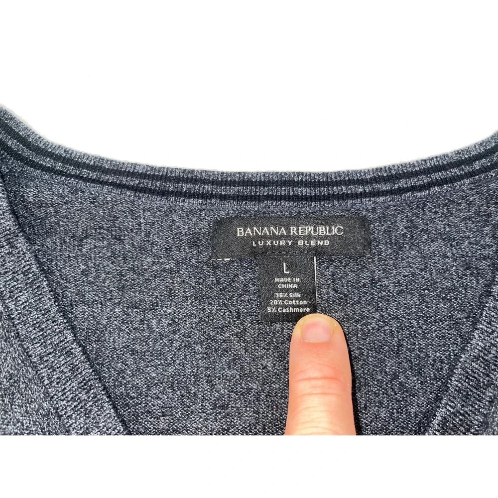 Banana Republic Mens Size L Luxury Blend VNeck Sweater Silk Cotton Cashmere Gray